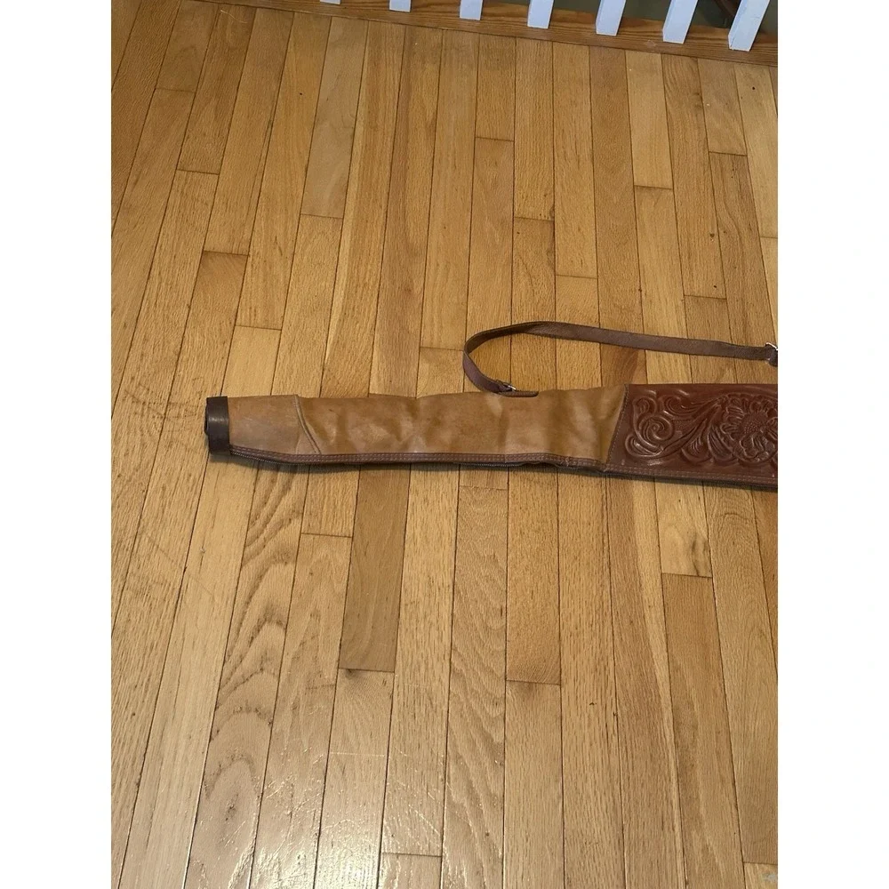 Vintage Rifle Leather Case (small Zip Is Broken)‎